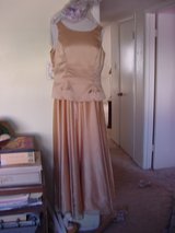 *Reduced* Stunning Gold Gown in Alamogordo, New Mexico